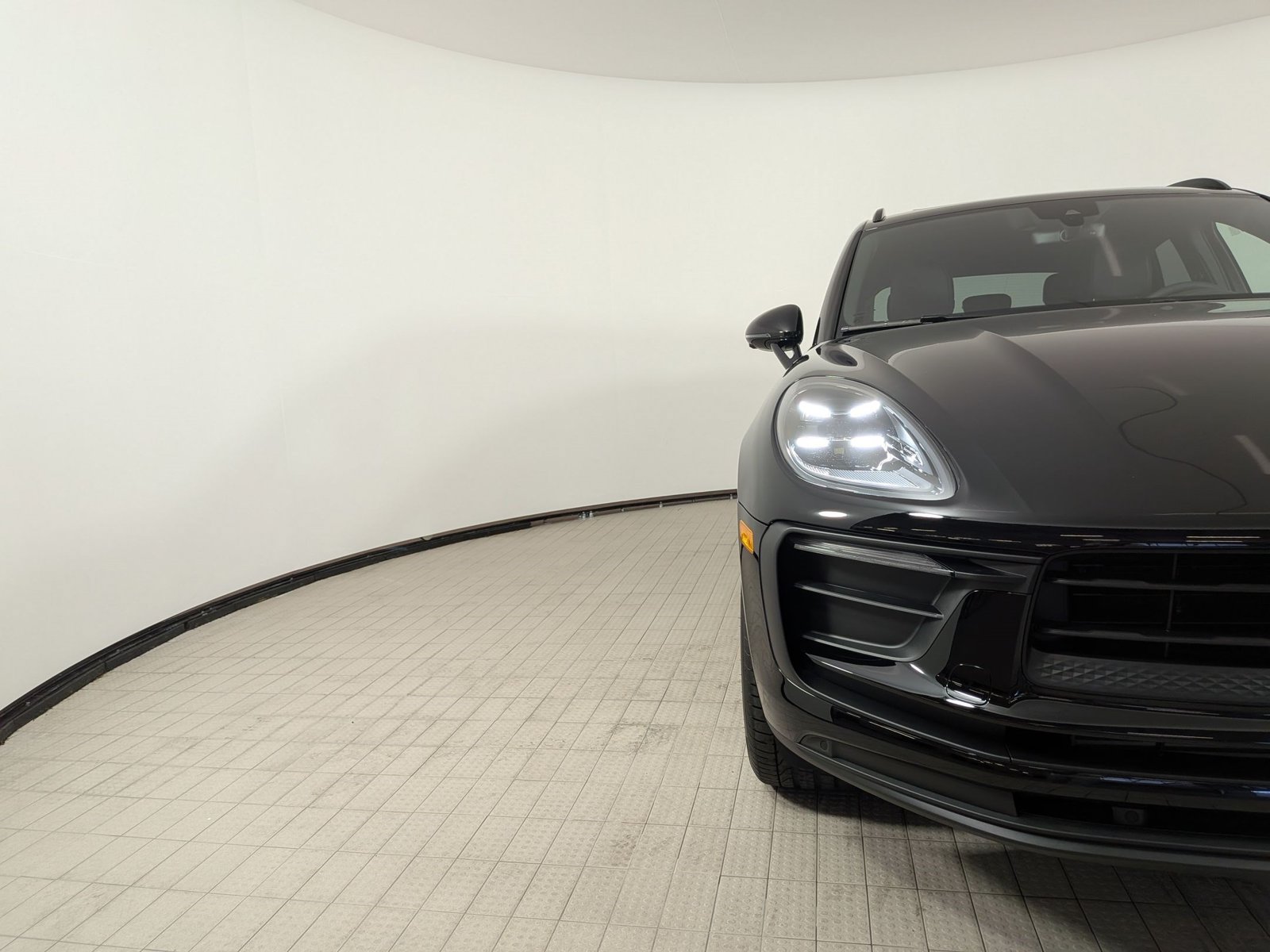 New 2026 Porsche Macan AWD/4WD image 12