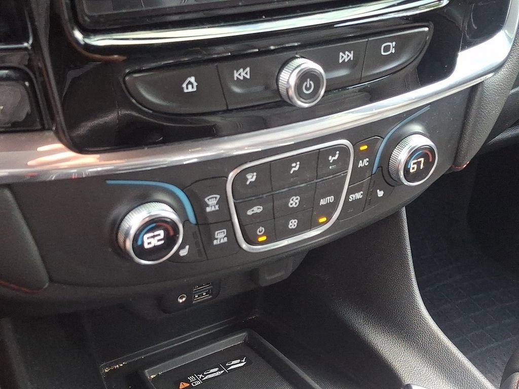 Used 2023 Chevrolet Traverse RS AWD/4WD image 16
