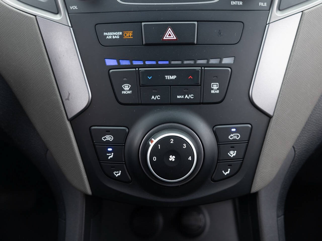 Used 2016 Hyundai Santa Fe Sport FWD image 33