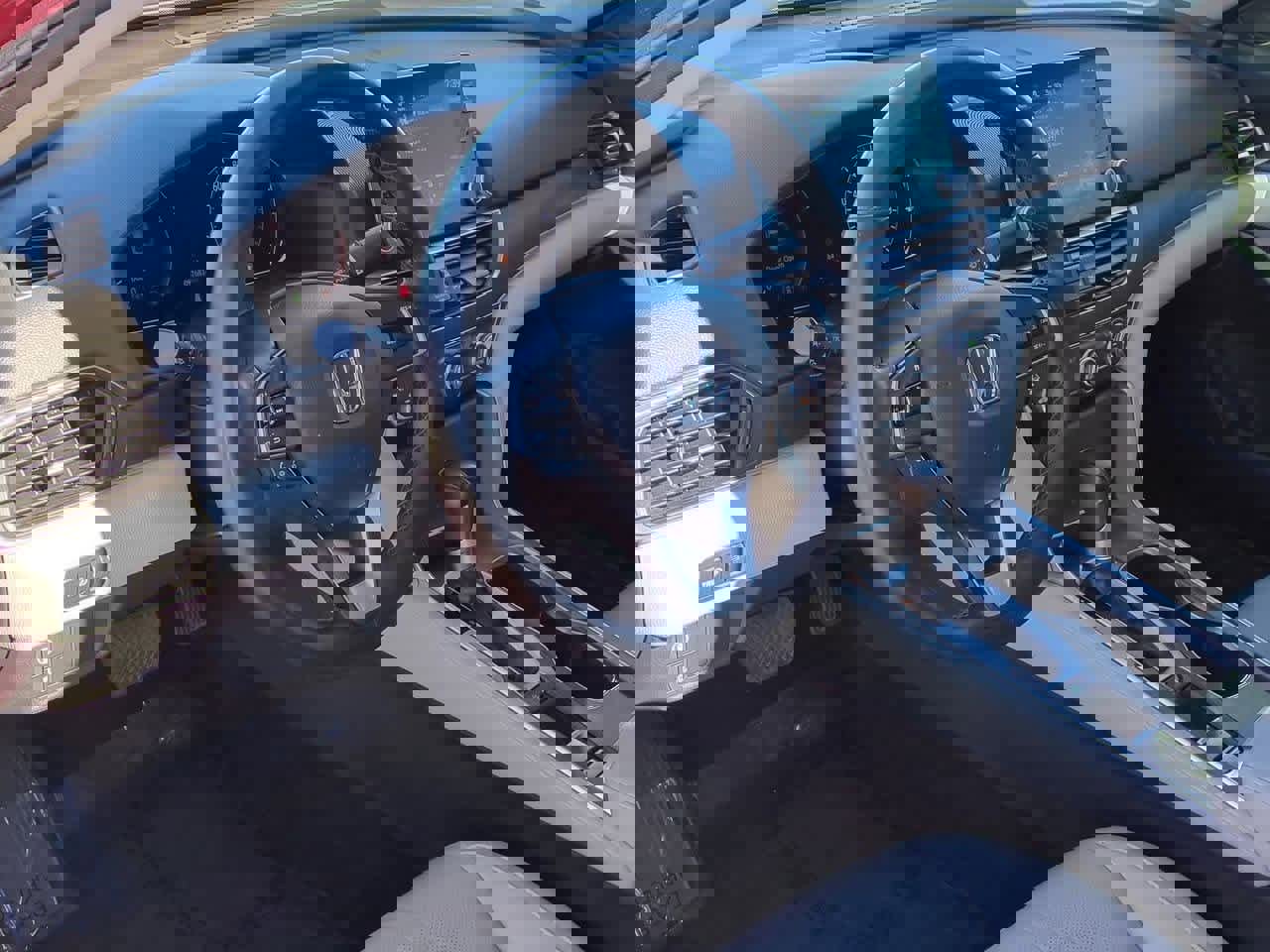 Used 2018 Honda Accord EX-L image 2