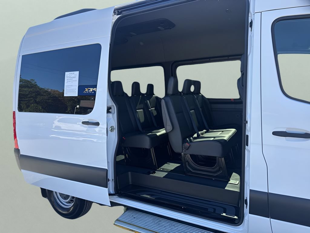 Used 2022 Mercedes-Benz Sprinter 2500 image 23