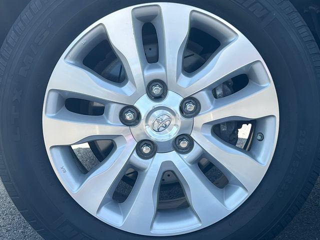 Used 2018 Toyota Sequoia Platinum AWD/4WD image 10
