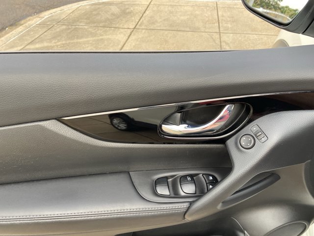 Used 2020 Nissan Rogue Sport SV image 47