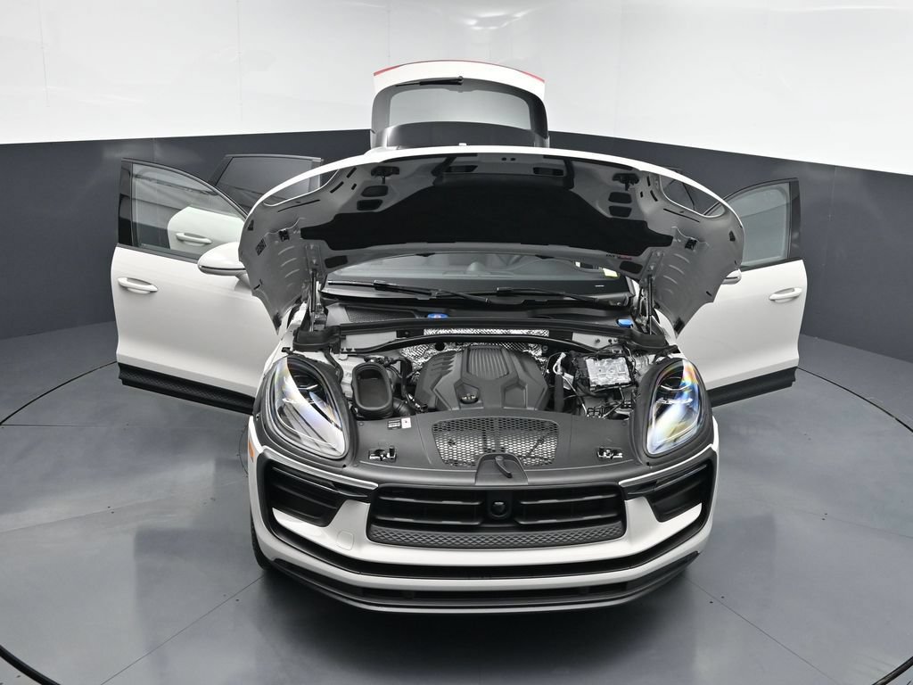 New 2026 Porsche Macan AWD/4WD image 29