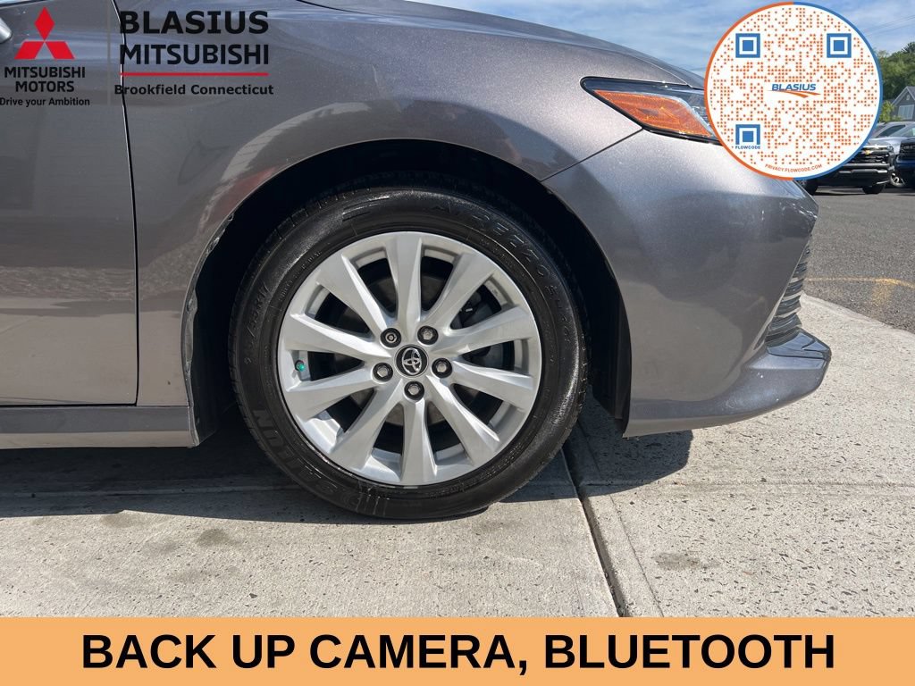 Used 2018 Toyota Camry LE FWD image 3