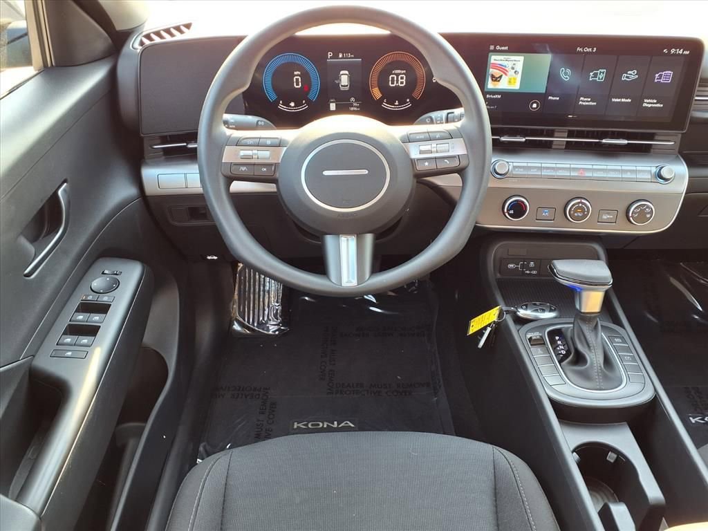 Used 2025 Hyundai Kona SE image 3