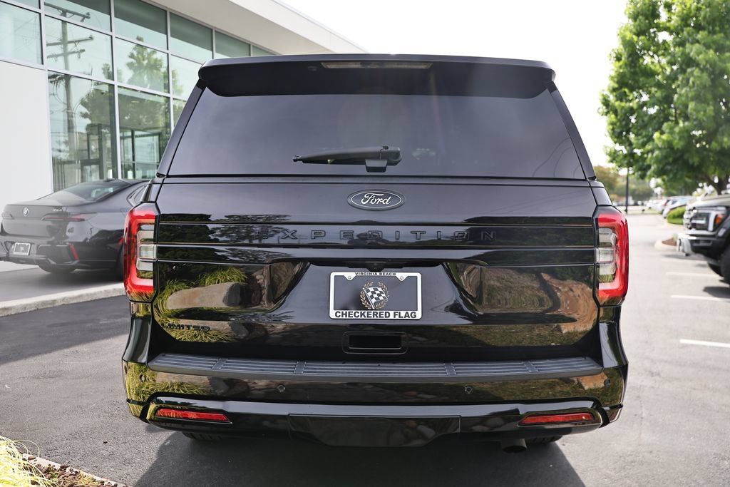 Used 2022 Ford Expedition Limited AWD/4WD image 7
