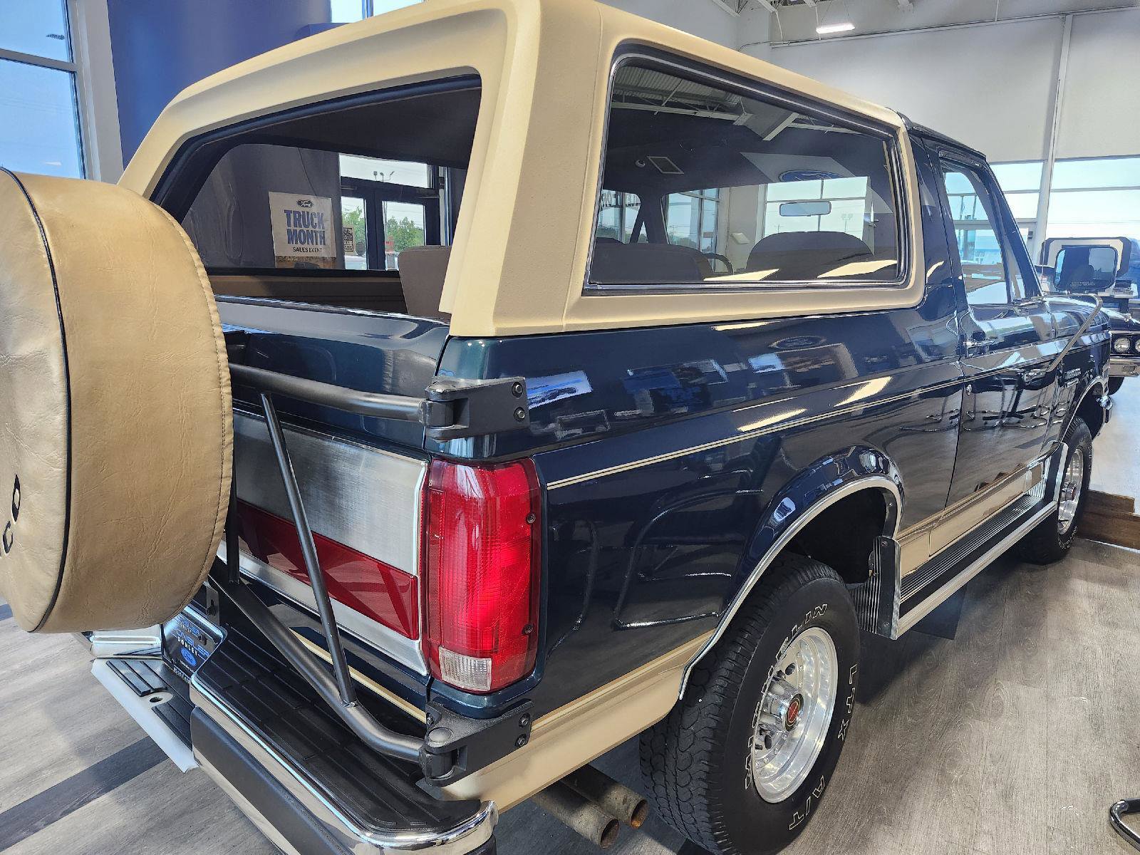 Used 1991 Ford Bronco AWD/4WD image 9