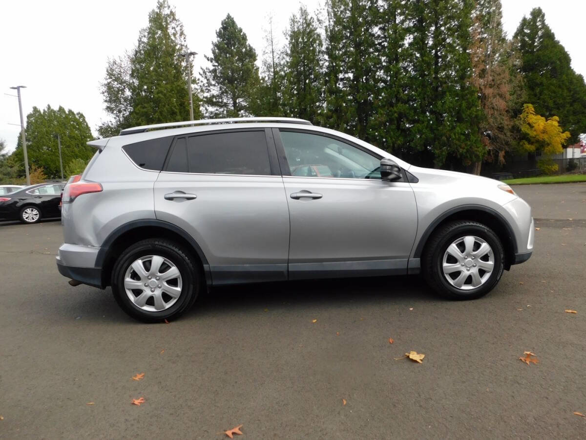 Used 2016 Toyota RAV4 LE image 19