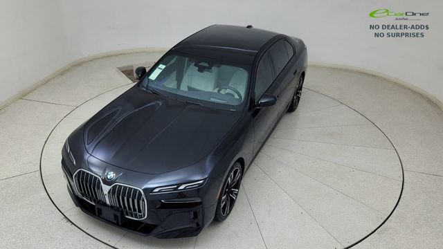 Used 2023 BMW 740i w/ Parking Assistance Package image 77
