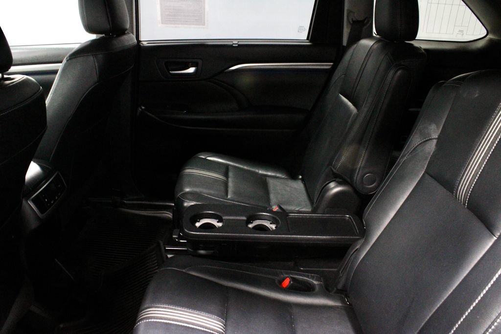 Used 2018 Toyota Highlander SE AWD/4WD image 24