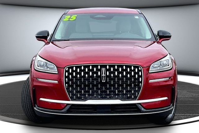 Used 2025 Lincoln Corsair Reserve AWD/4WD image 2