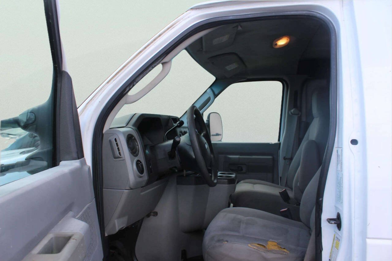 Used 2009 Ford E-250 and Econoline 250 RWD image 6