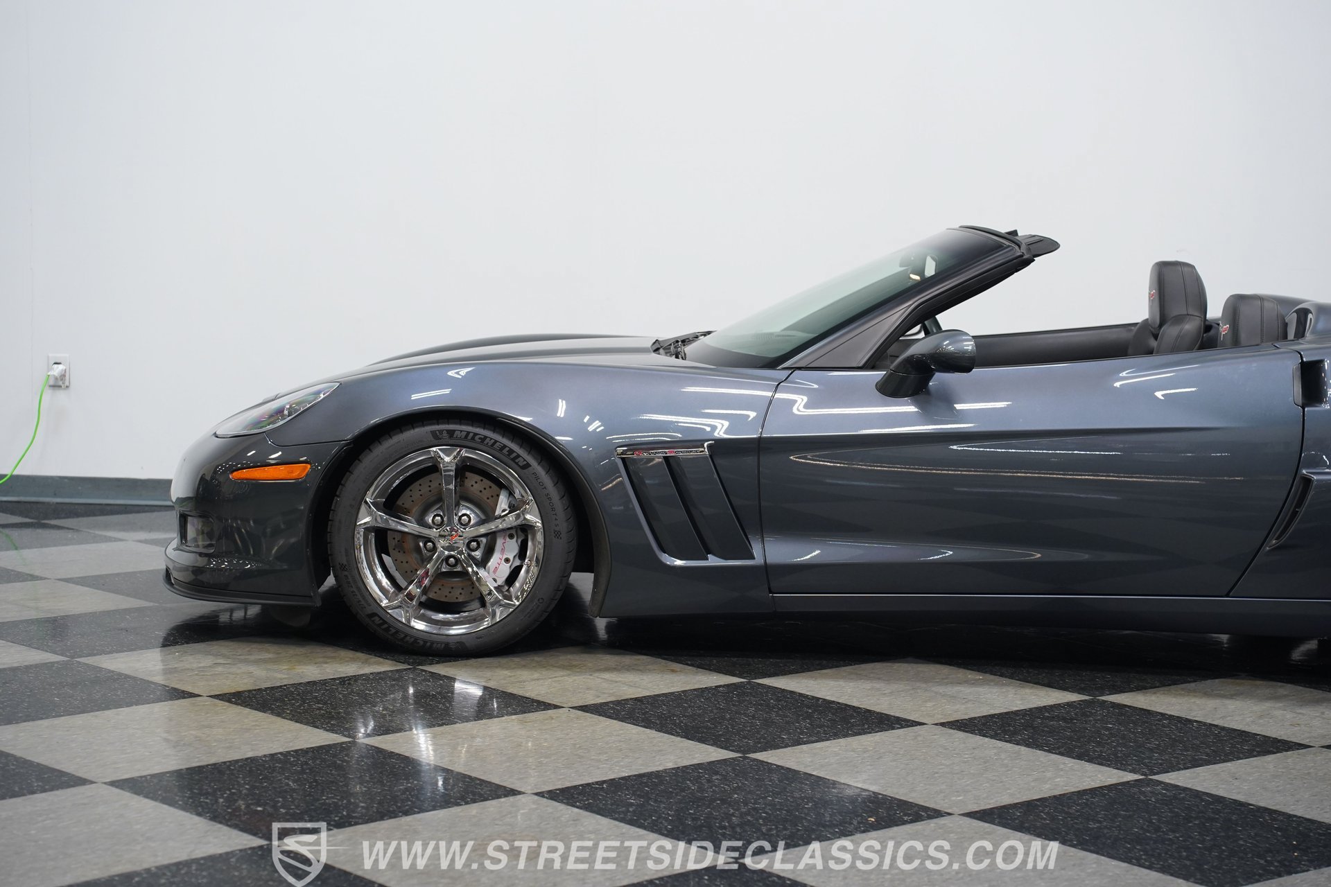 Used 2012 Chevrolet Corvette Grand Sport w/ 3LT Preferred Equipment Group RWD image 21