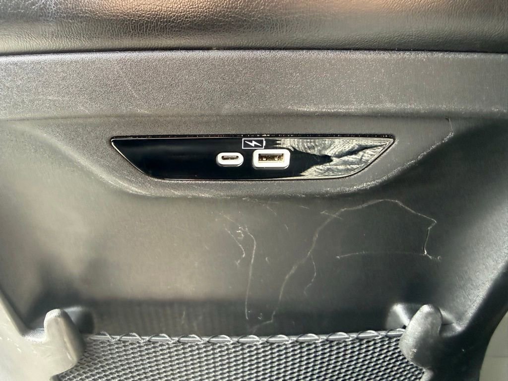 Used 2023 Chrysler Pacifica Touring-L FWD image 40