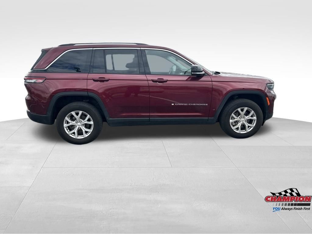 Used 2023 Jeep Grand Cherokee Limited AWD/4WD image 3