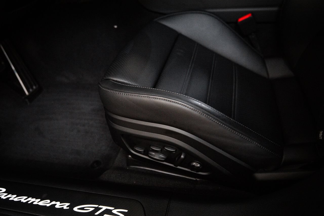 Certified 2026 Porsche Panamera GTS AWD/4WD image 14