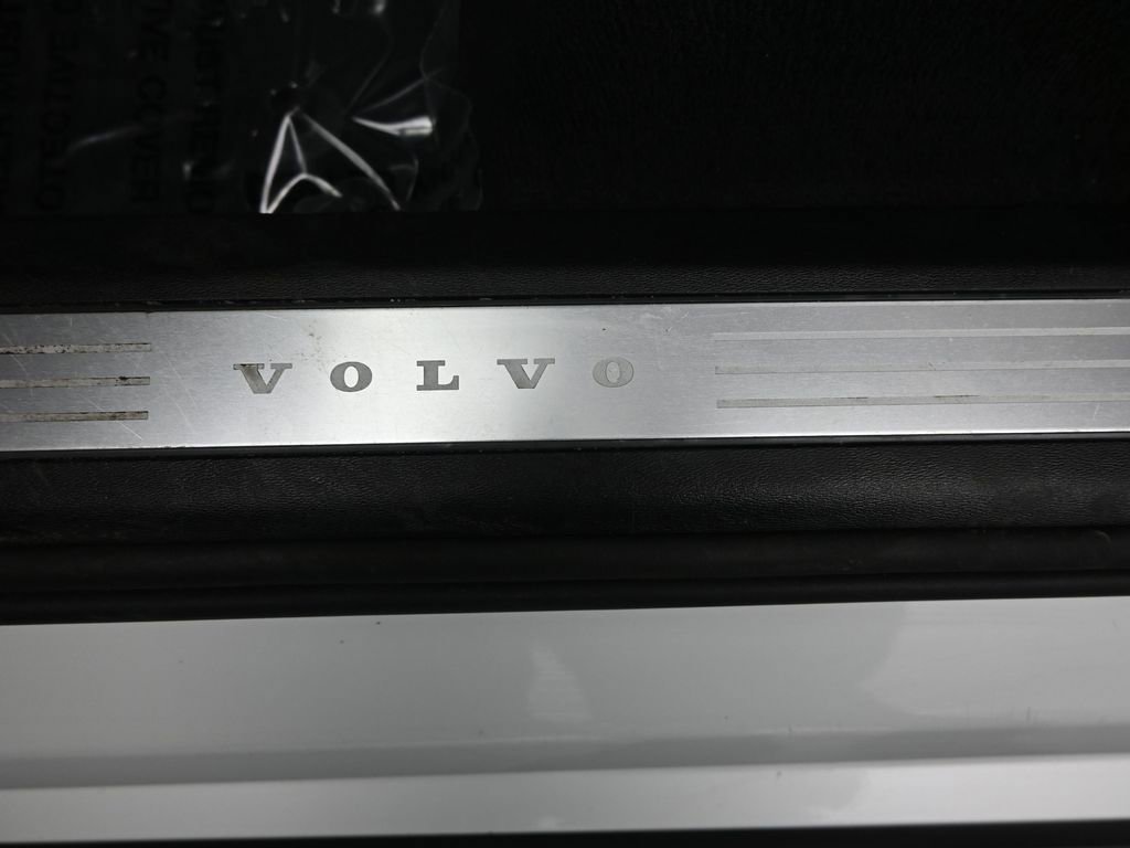 Used 2025 Volvo XC90 B5 Plus image 23