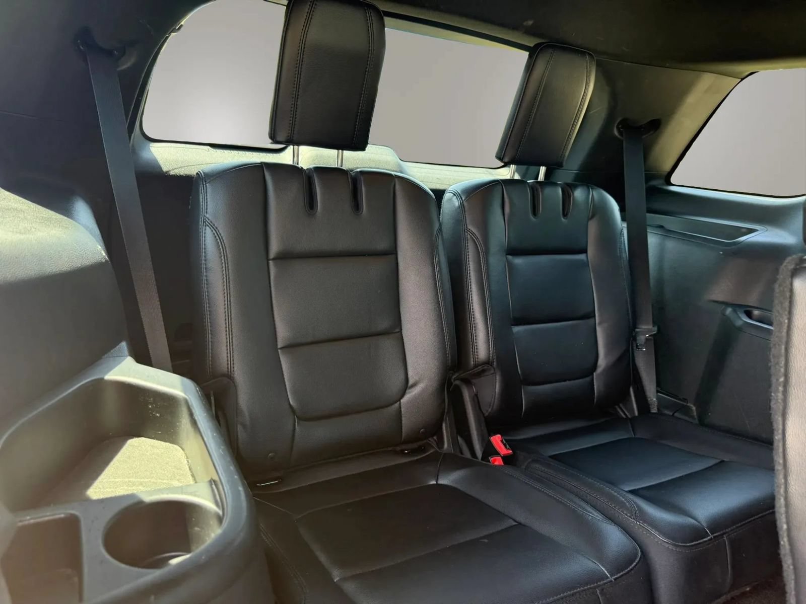 Used 2017 Ford Explorer XLT w/ Equipment Group 202A FWD image 19