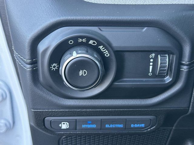 Certified 2025 Jeep Wrangler Unlimited Sahara w/ Safety Group image 23