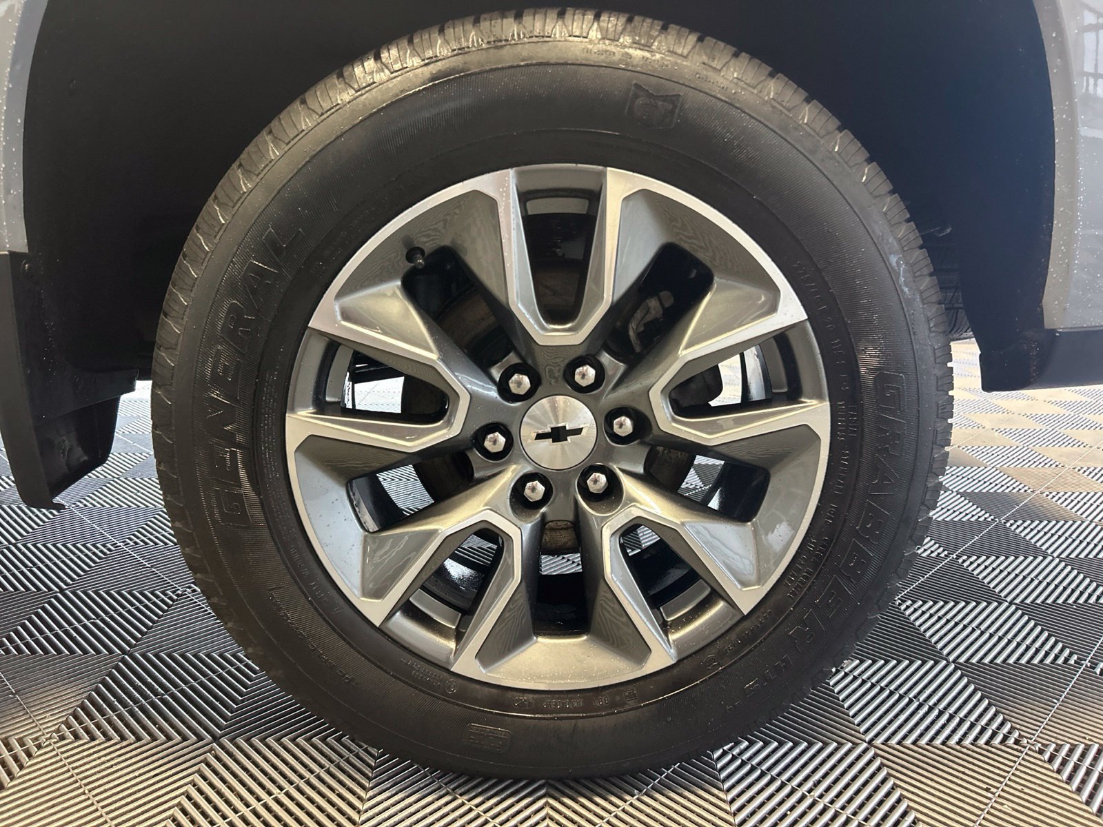 Used 2024 Chevrolet Silverado 1500 RST w/ Protection Package AWD/4WD image 9