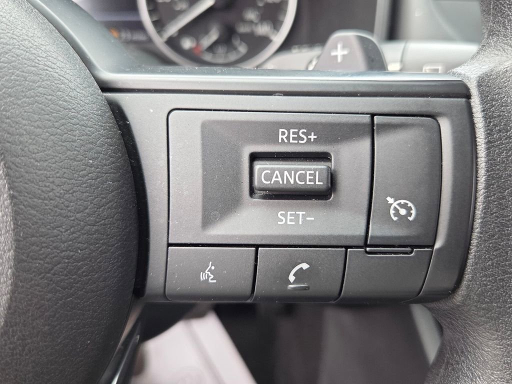 Used 2023 Nissan Rogue S image 22