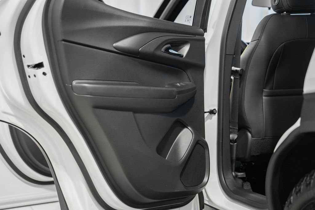 Used 2025 Chevrolet TrailBlazer ACTIV FWD image 38