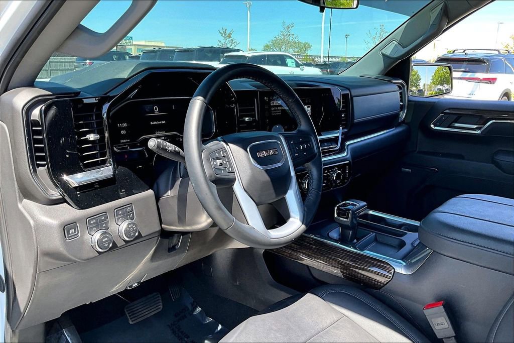 Used 2024 GMC Sierra 1500 Elevation w/ Elevation Premium Package AWD/4WD image 16