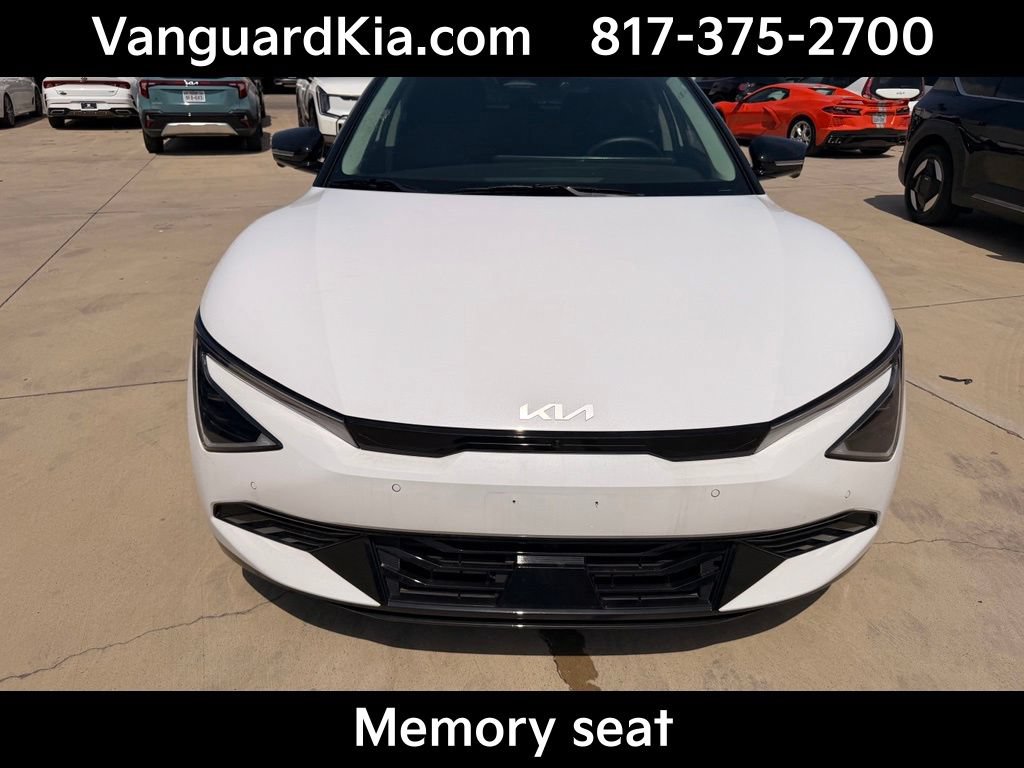 Certified 2025 Kia EV6 Wind RWD image 7