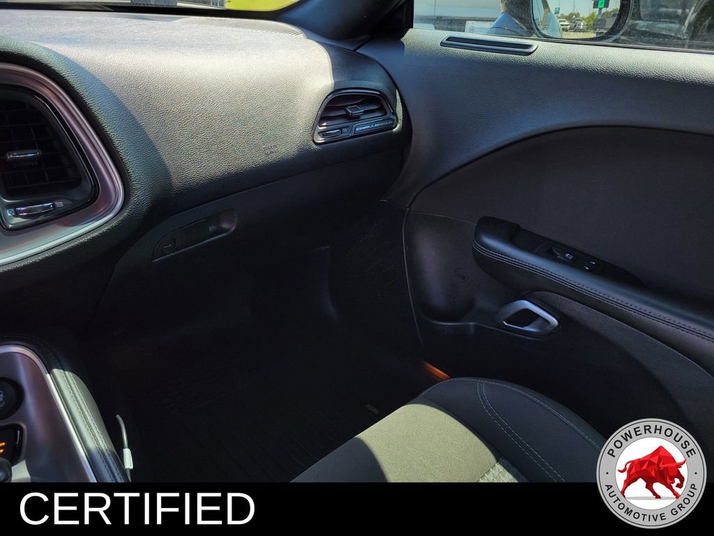 Used 2020 Dodge Challenger SXT image 17