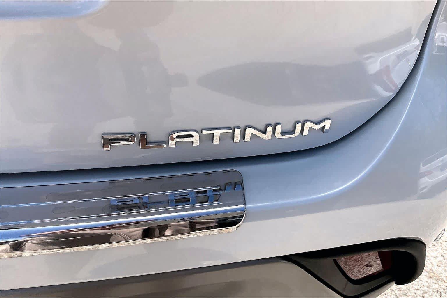 Used 2025 Toyota Highlander Platinum AWD/4WD image 10