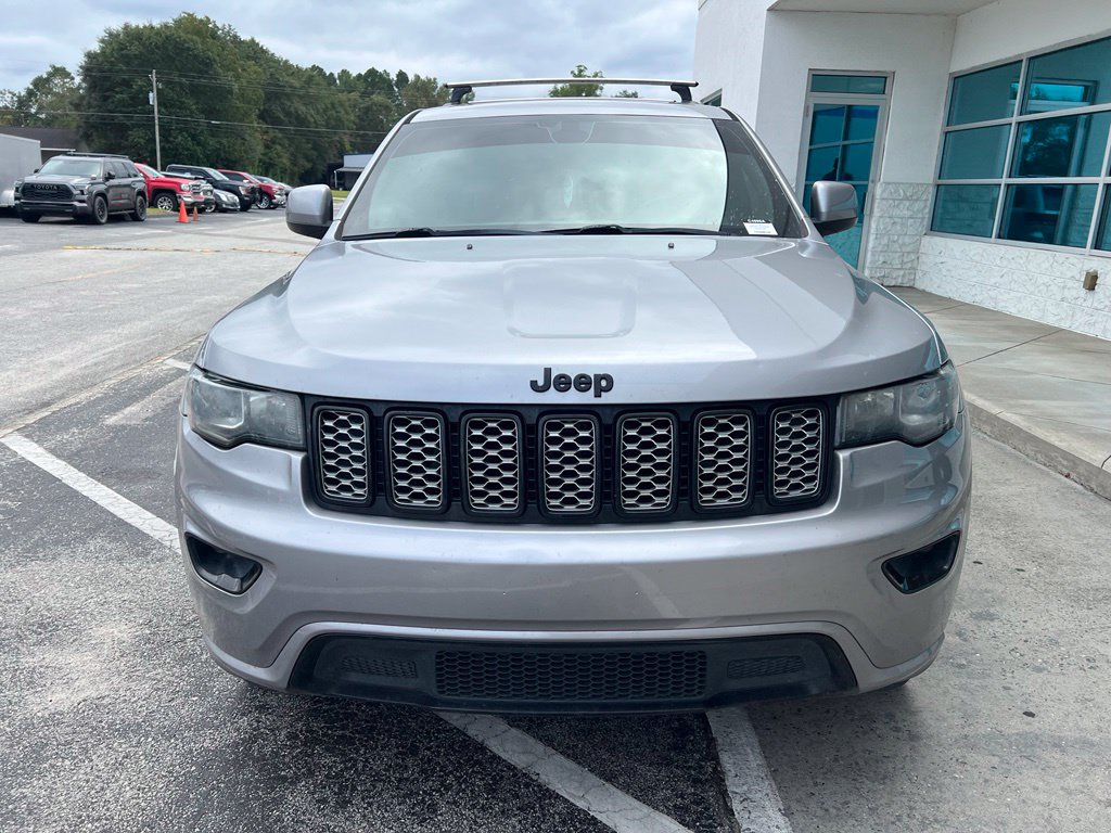 Used 2018 Jeep Grand Cherokee Altitude AWD/4WD image 4