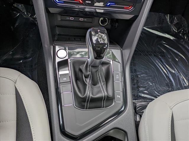 New 2025 Volkswagen Taos SE image 15