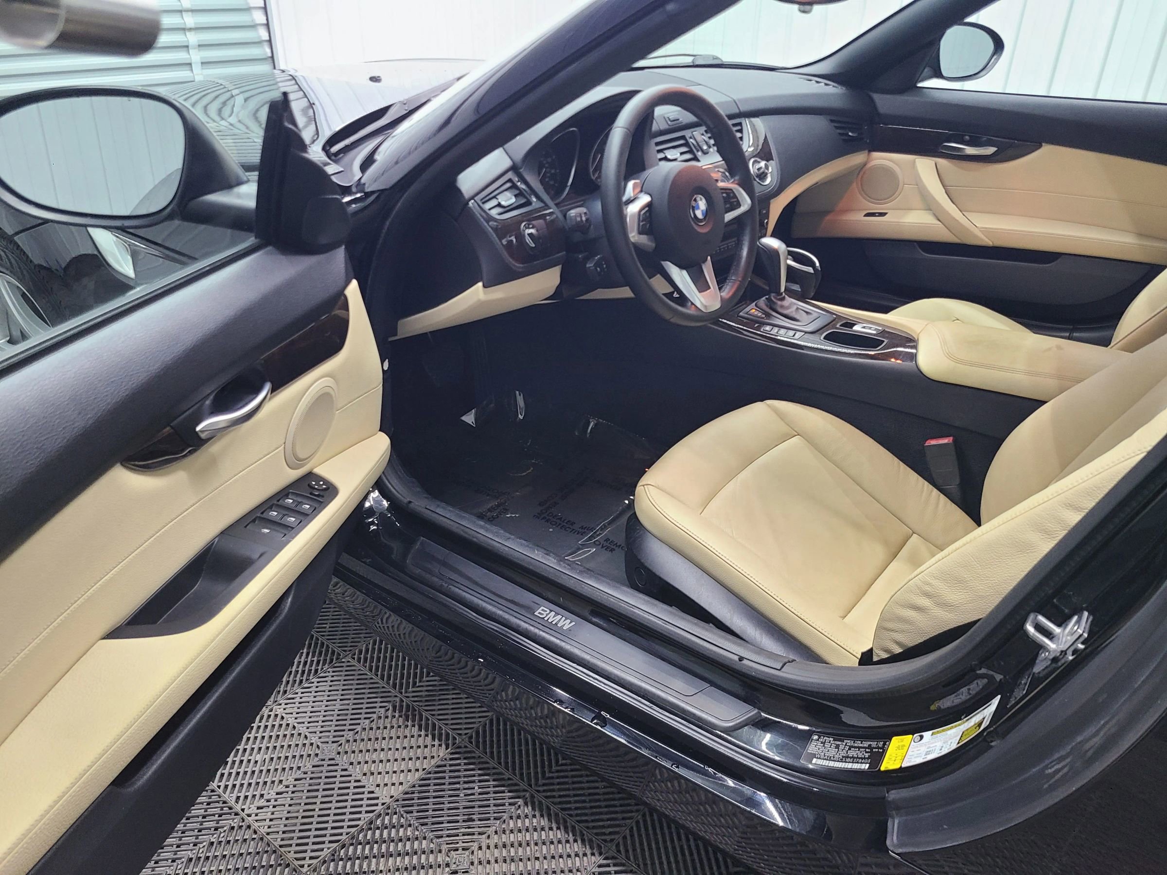 Used 2011 BMW Z4 sDrive30i RWD image 20