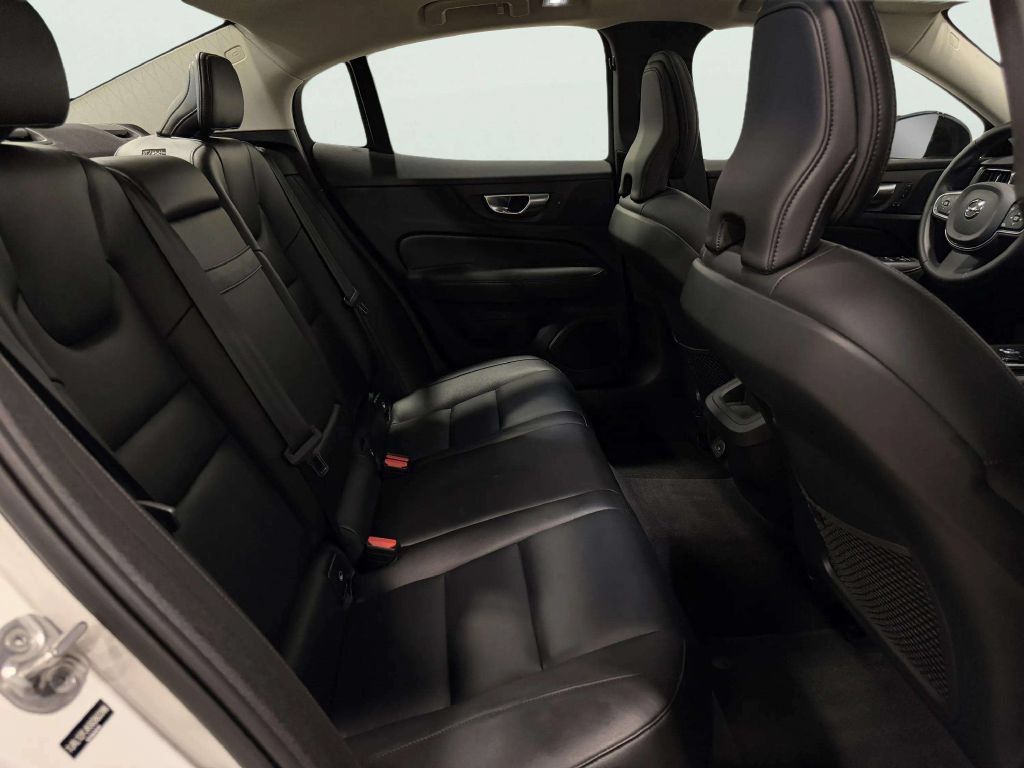 Used 2025 Volvo S60 B5 Core FWD image 21