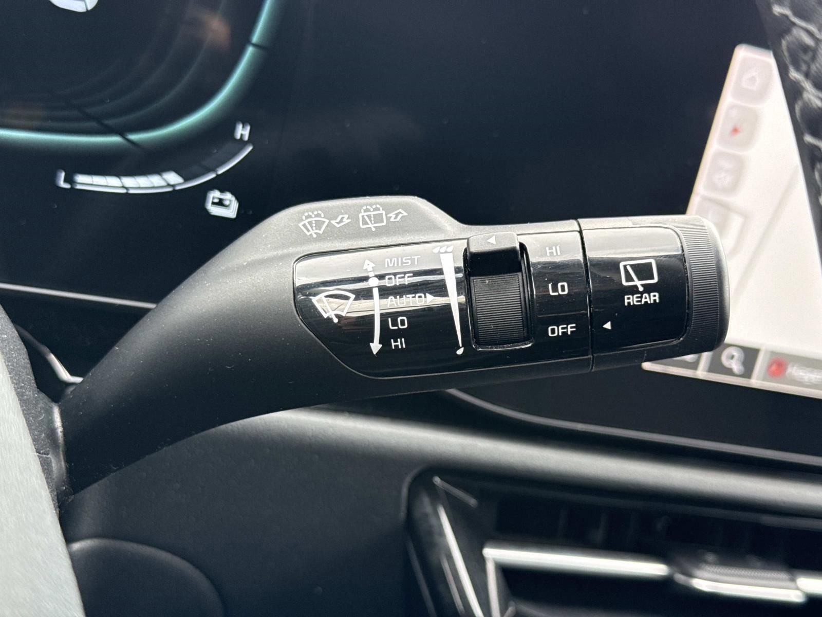 Used 2023 Kia Niro EX w/ EX Cold Weather Package image 16