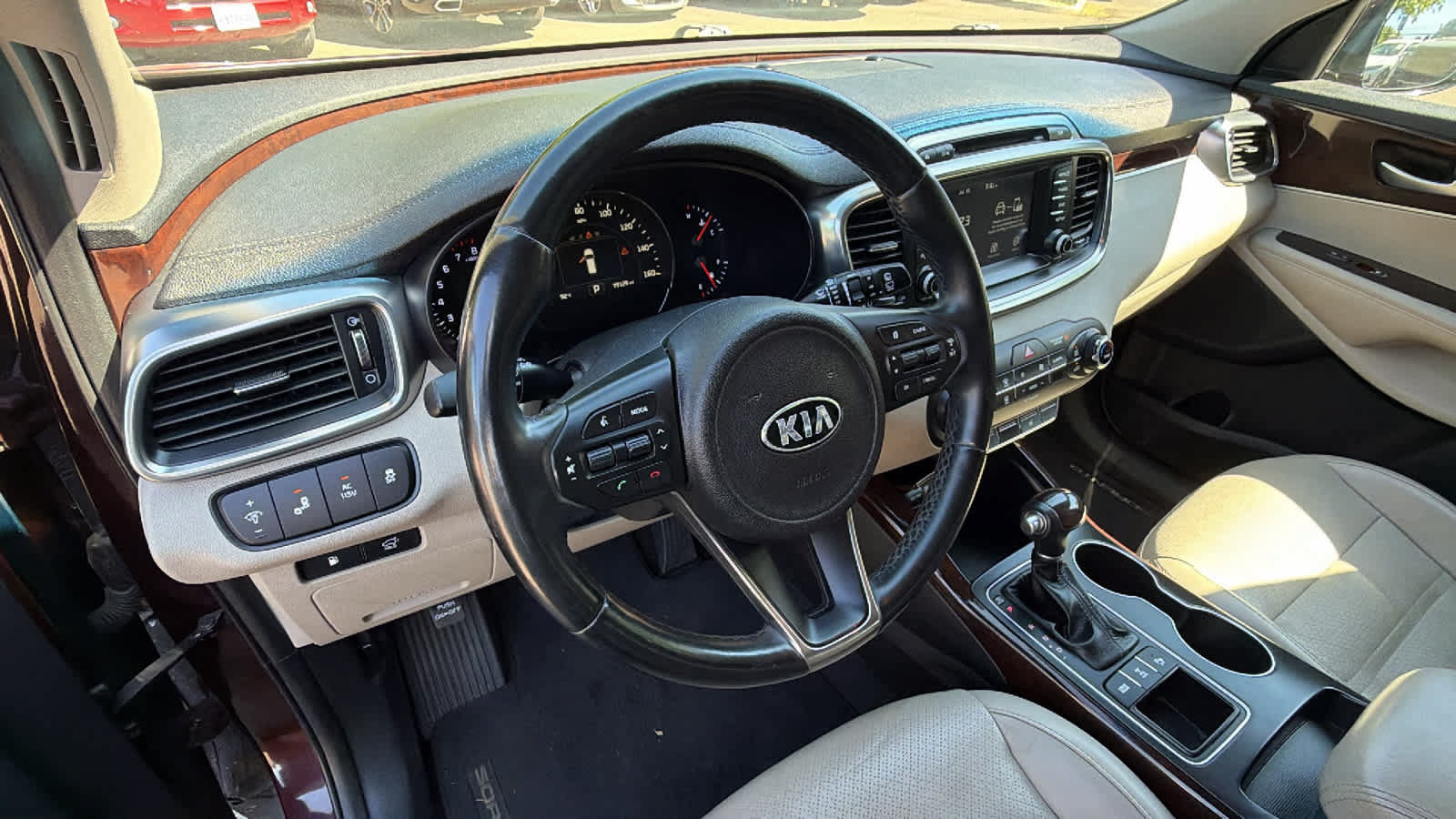 Used 2017 Kia Sorento EX w/ EX V6 Premium Package AWD/4WD image 10