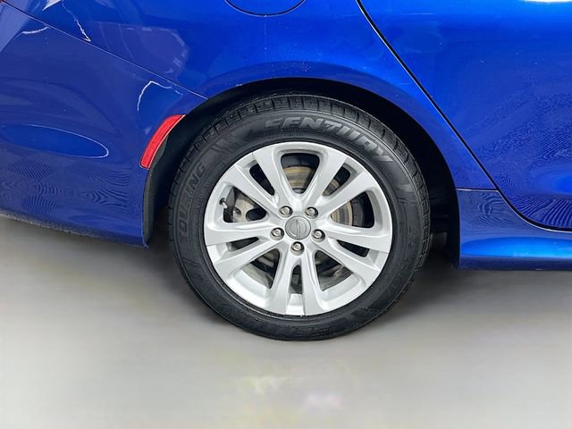 Used 2017 Chrysler 200 Limited Platinum image 34