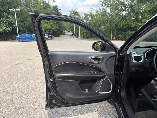 Used 2018 Jeep Compass Latitude w/ Popular Equipment Group AWD/4WD image 22