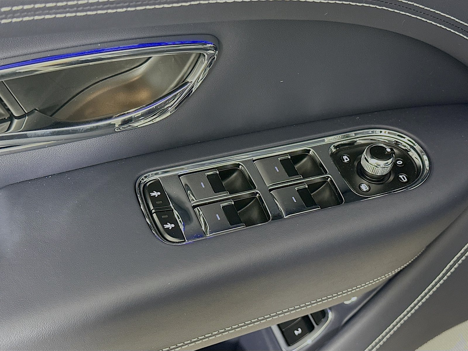 New 2026 Bentley Bentayga Extended Wheelbase AWD/4WD image 20
