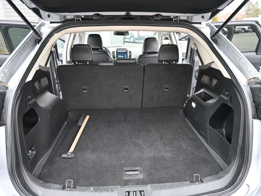 Used 2023 Ford Edge SEL image 48