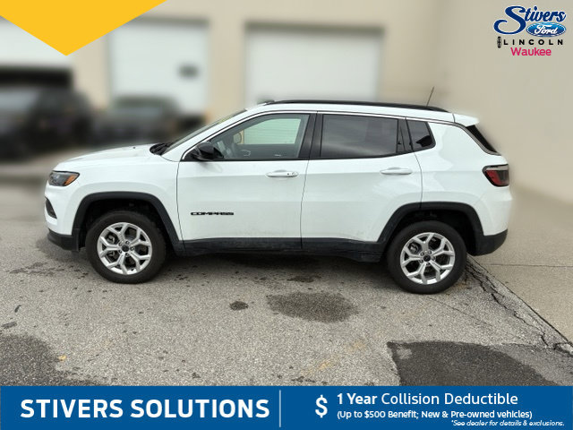 Used 2025 Jeep Compass Latitude w/ Sun & Sound Group AWD/4WD image 11