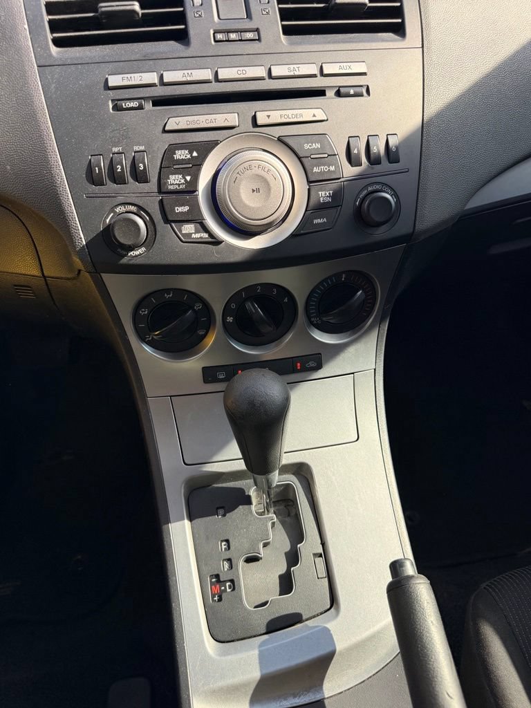 Used 2011 MAZDA MAZDA3 i Sport FWD image 12