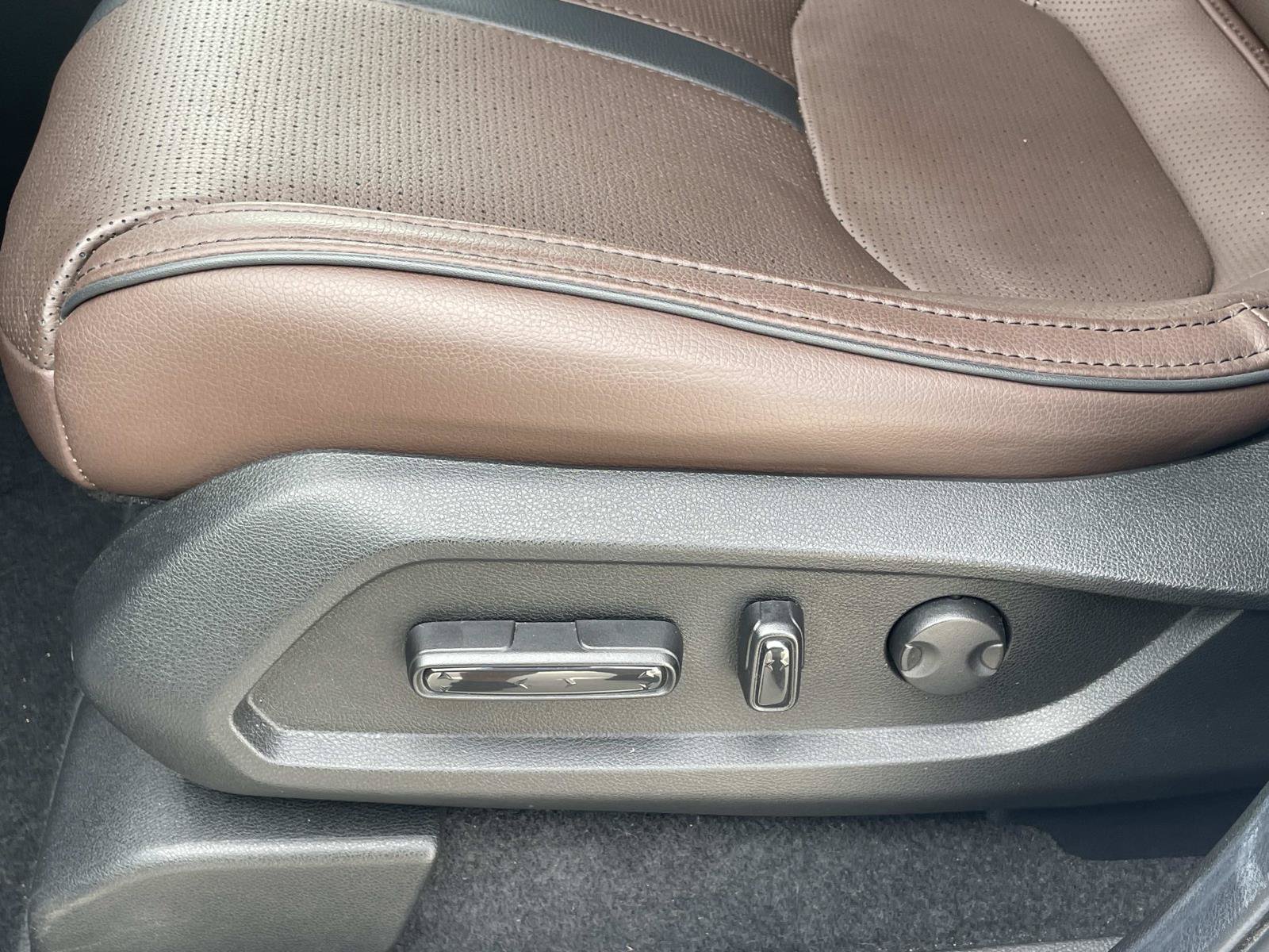 Certified 2025 Honda Pilot Elite image 17