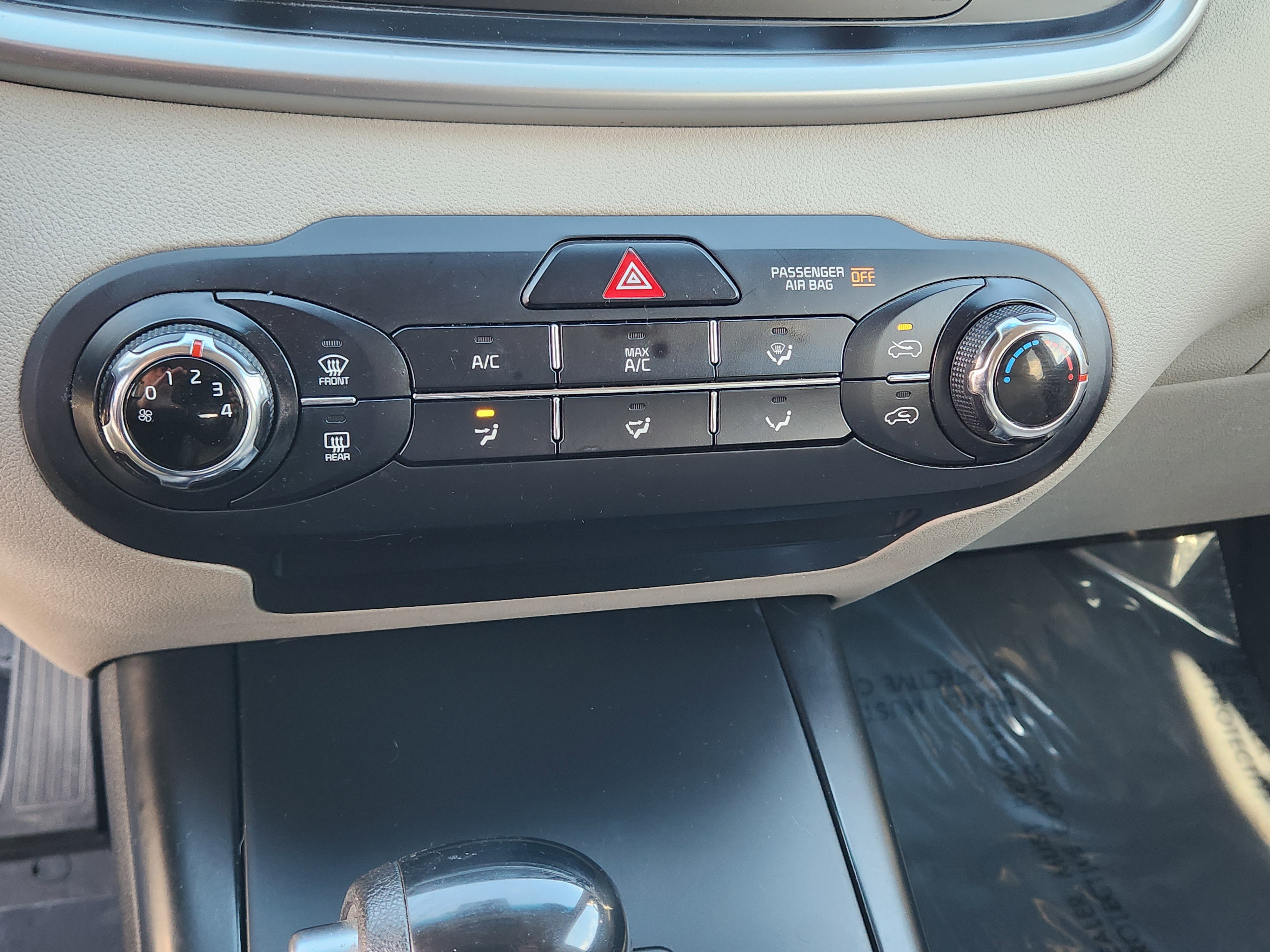 Used 2017 Kia Sorento LX image 18