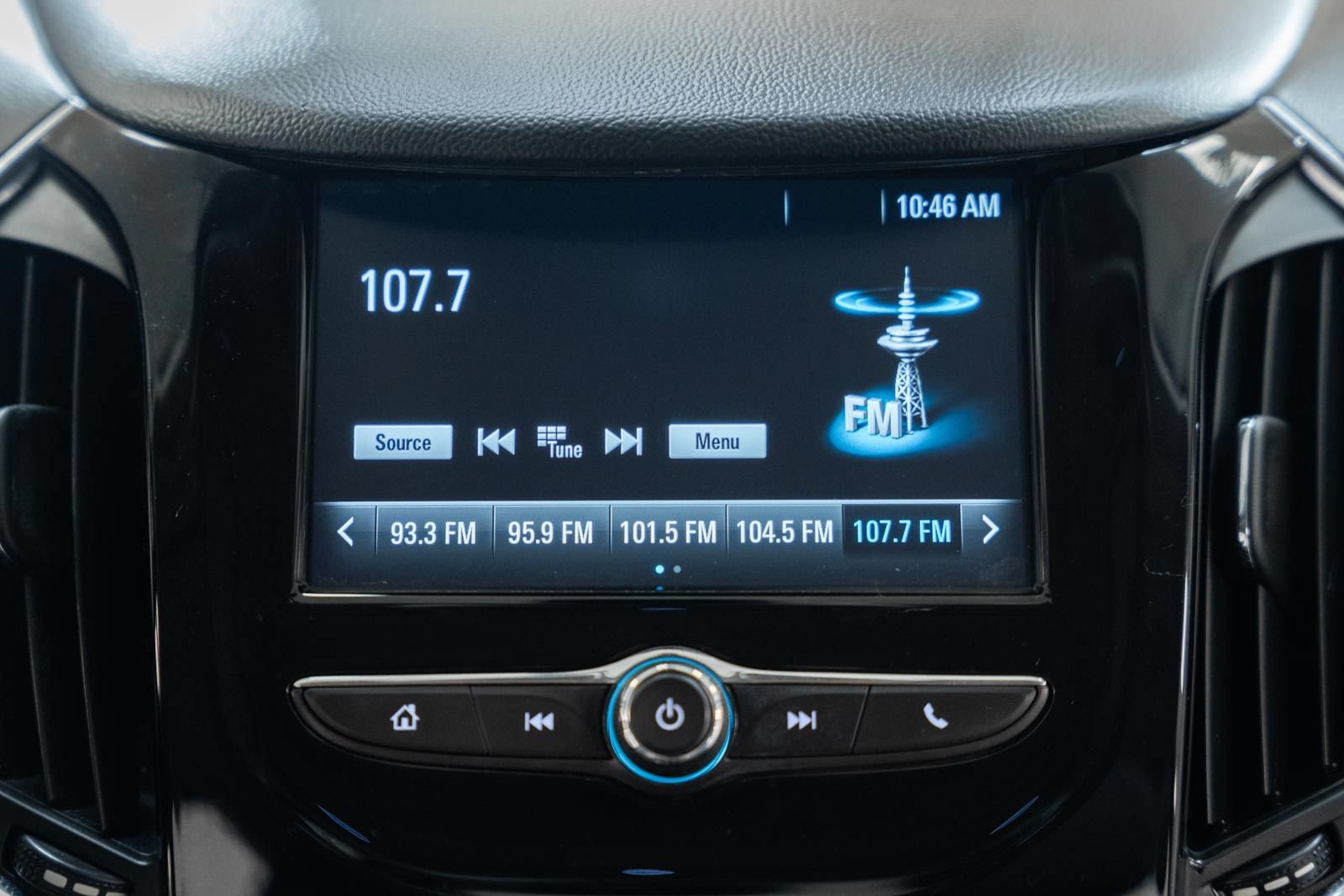 Used 2018 Chevrolet Cruze Premier FWD image 25