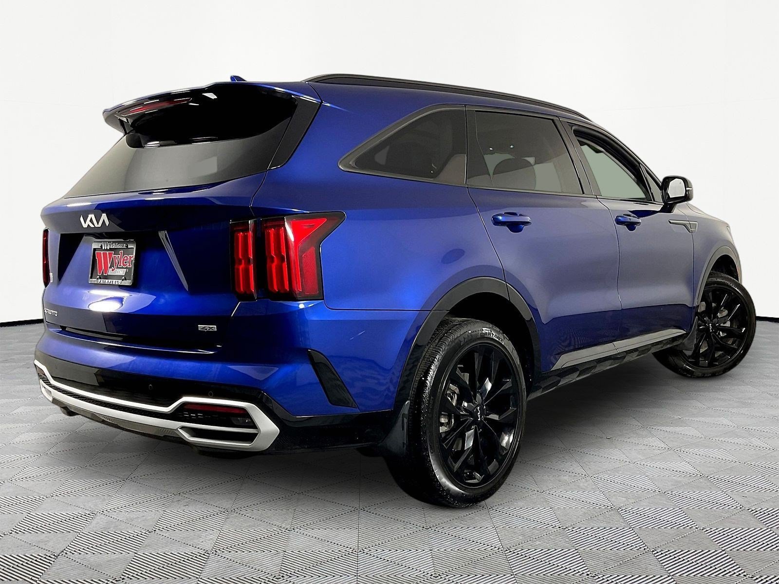 Used 2023 Kia Sorento SX AWD/4WD image 6