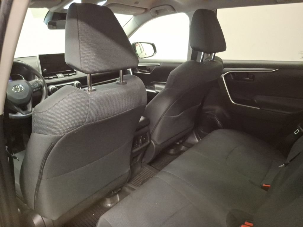 Used 2023 Toyota RAV4 LE AWD/4WD image 16