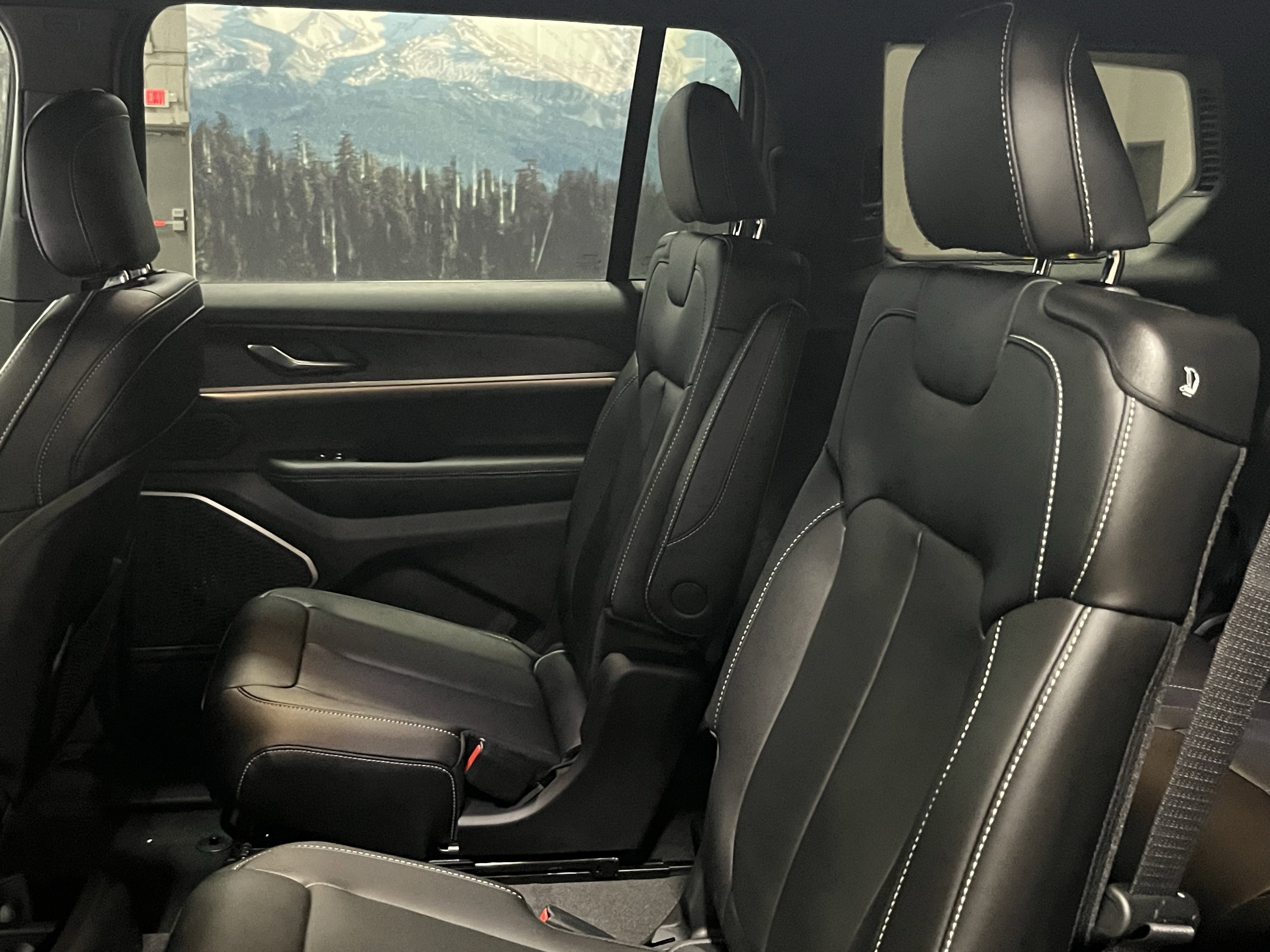 New 2026 Jeep Grand Cherokee L Limited AWD/4WD image 14