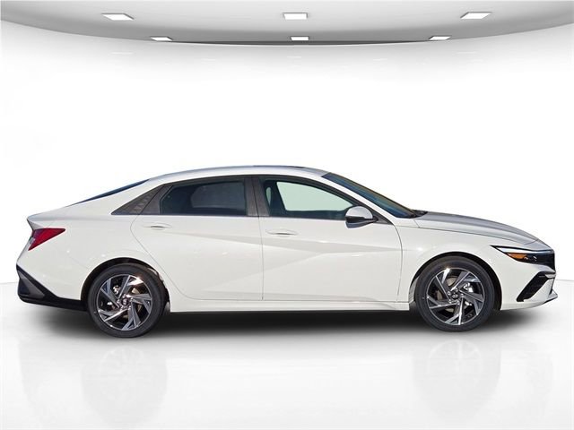 New 2025 Hyundai Elantra Limited image 12
